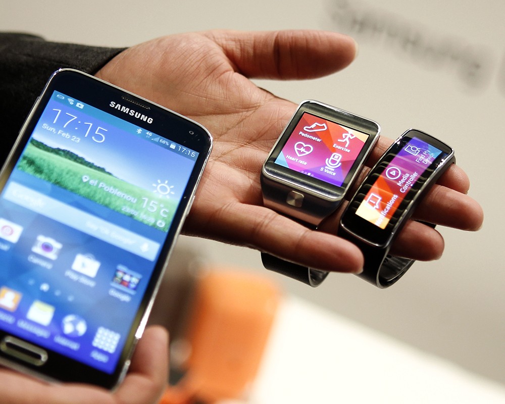 Samsung представила «умные» часы Gear S