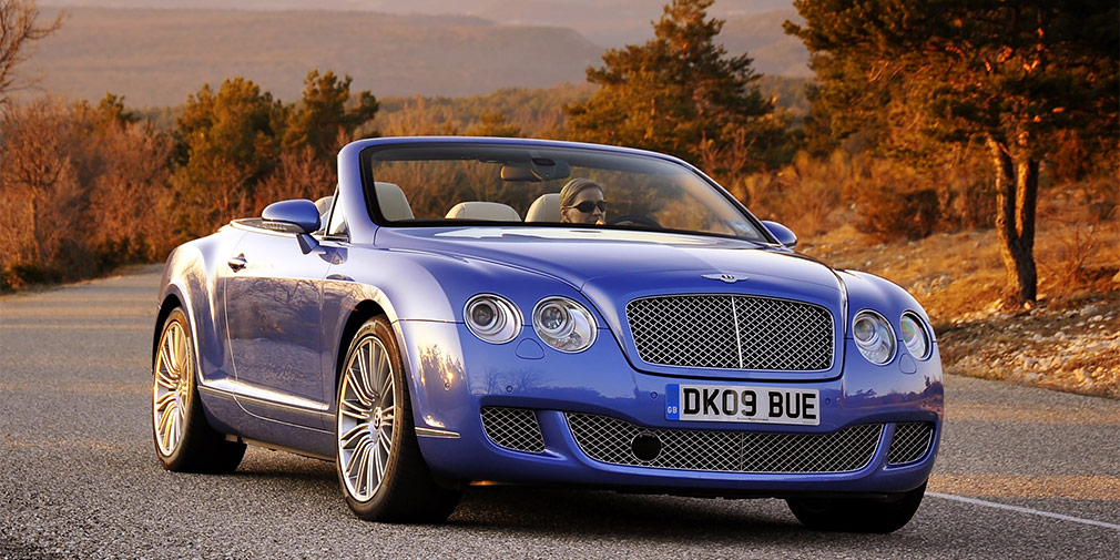 Bentley Continental GTC Speed (285 750 руб. в год) 

Bentley Continental GTC Speed &mdash; один из самых мощных и быстрых классических кабриолетов. Мотор W12 развивает 635 л.с., разгон до &laquo;сотни&raquo; занимает 4,4 с, а максимальная скорость превышает 325&nbsp;км в час. Цена соответствующая &mdash; свыше 17 млн руб., то есть для транспортного налога действует повышающий коэффициент 3. Таким образом, владельцу кабриолета придется заплатить 285&nbsp;750 рублей.
