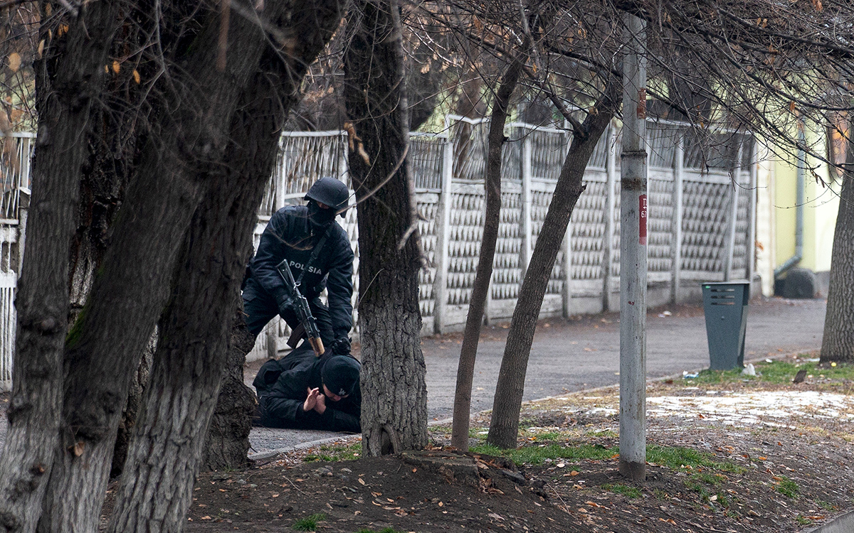 Число задержанных в Алма-Ате участников беспорядков превысило 2,7 тыс.