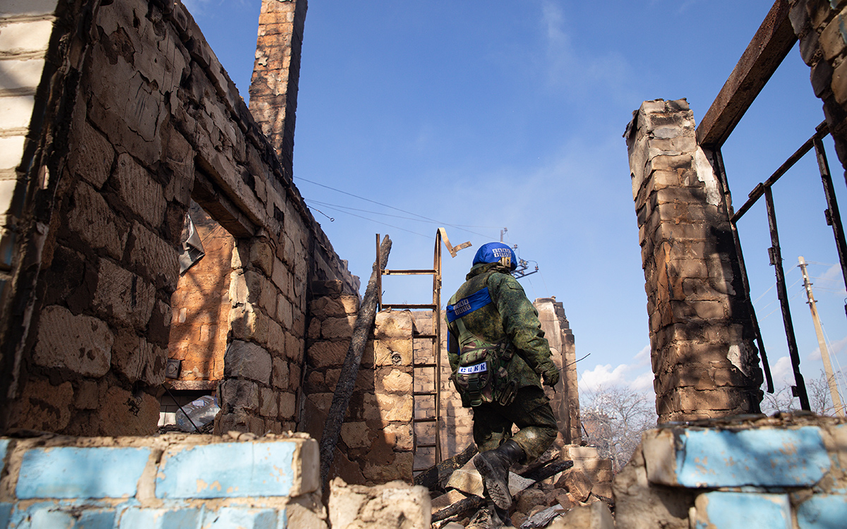 В ЛНР заявили о ранении трех мирных жителей после обстрелов из Украины