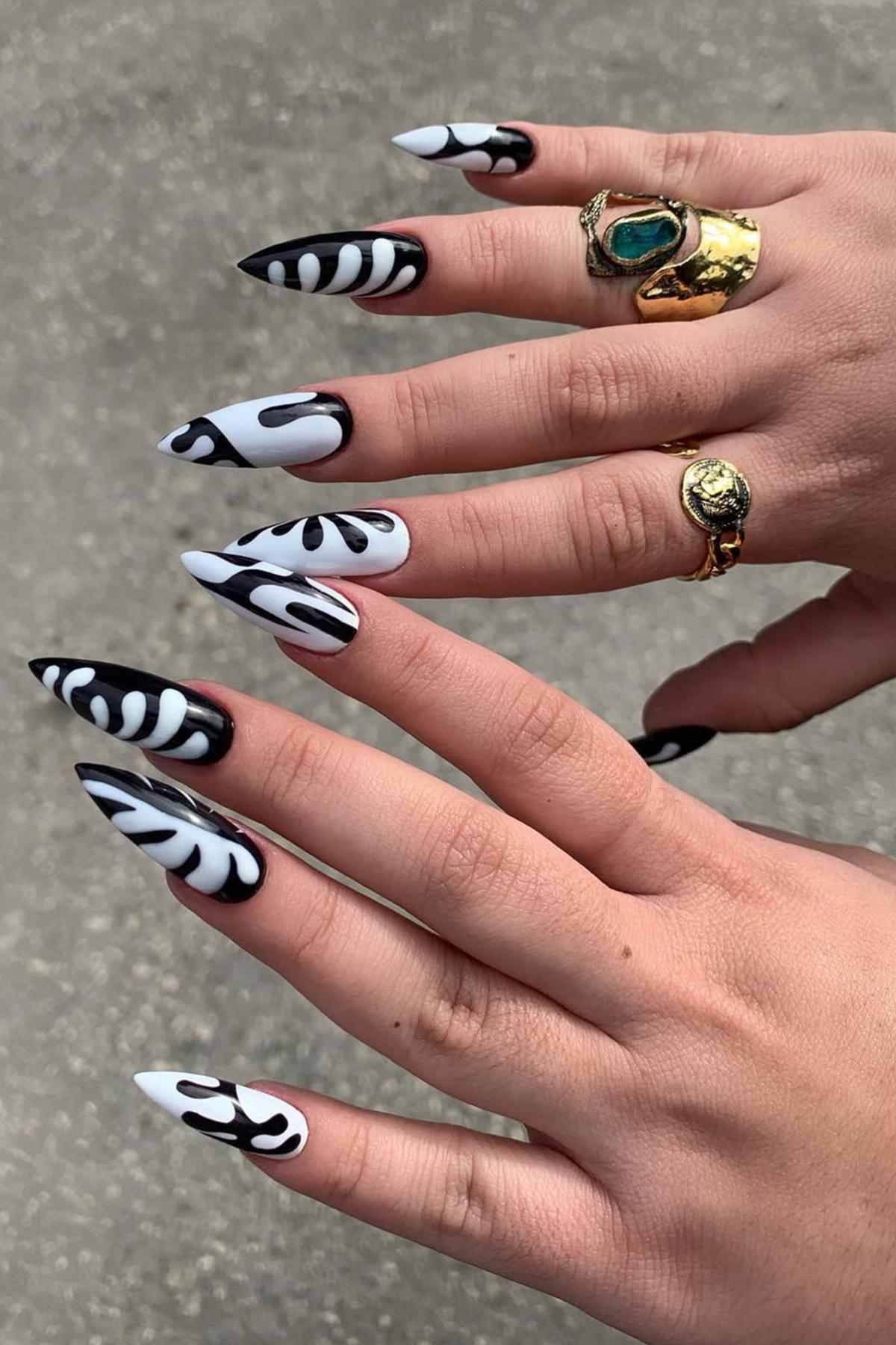 Четкие линии и контрастные узоры отлично смотрятся на стилетах