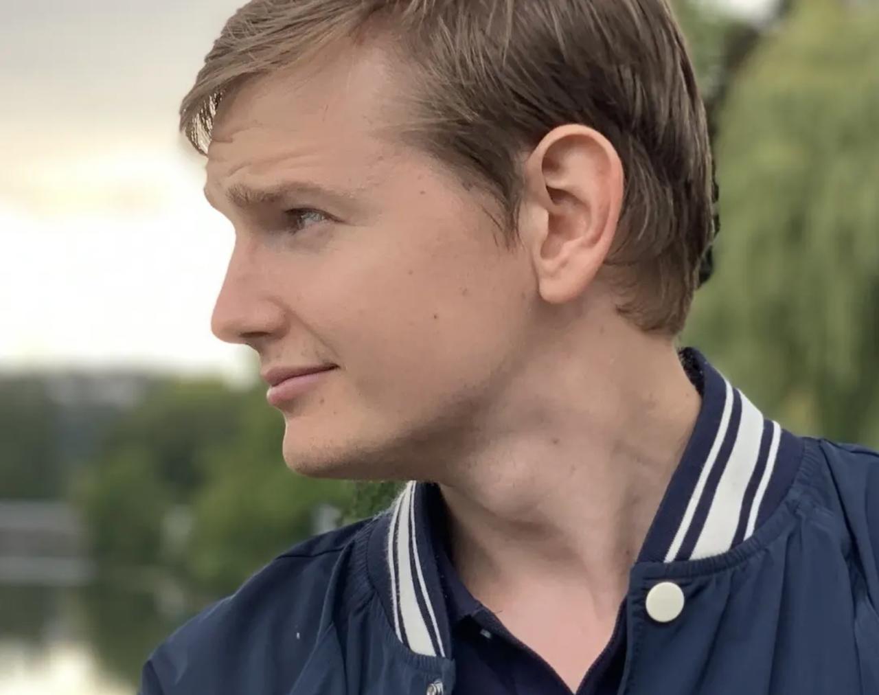 Антон Михайлов