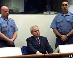 Милошевичу не дают спать в камере