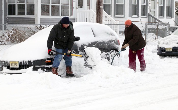 Число жертв снежного шторма в США выросло до 15 человек