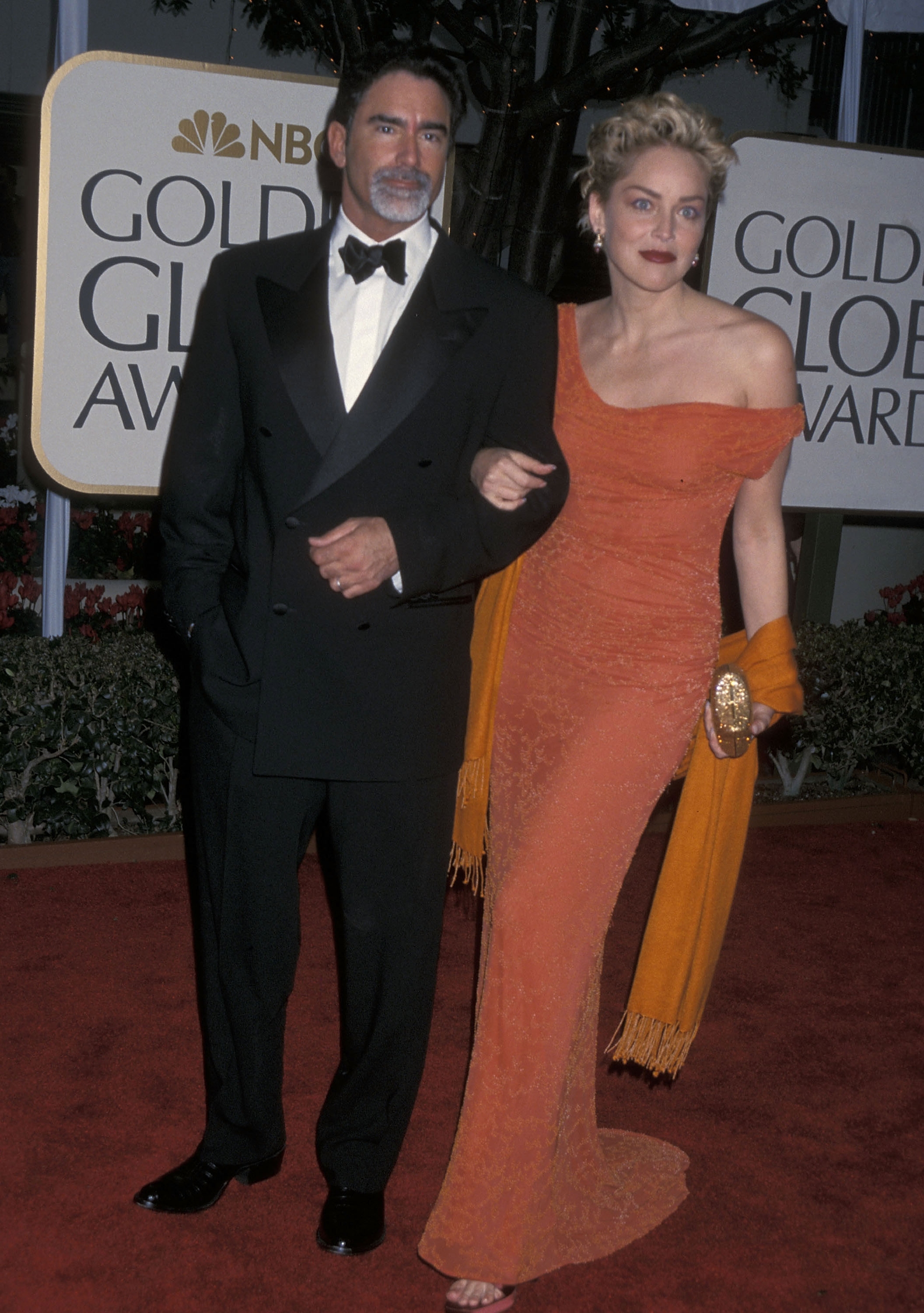 Шэрон Стоун с мужем Филом Бронштейном на 56-й церемонии &laquo;Золотой глобус&raquo; 24 января 1999 года