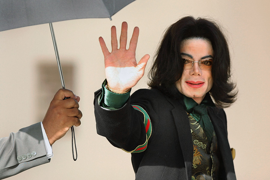 3. Певец Майкл Джексон (29 августа 1958 года&nbsp;&mdash; 25 июня 2009 года). Лейбл Mijac Music, созданный артистом, привлек около $ 30 млн инвестиций, а его дискография собрала 1,3 млрд прослушиваний на разных площадках. Доход&nbsp;&mdash; $75 млн.