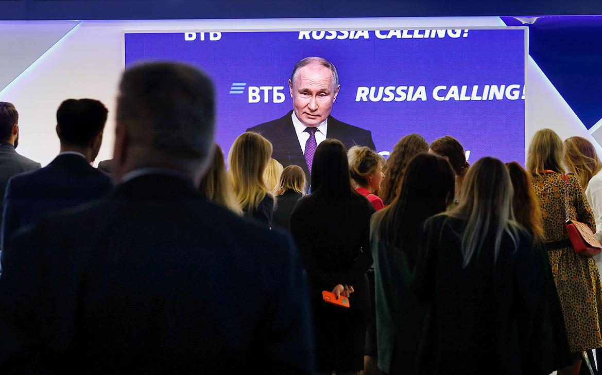 «Цыканье» и «бензоколонка»: заявления Путина на форуме «Россия зовет!»