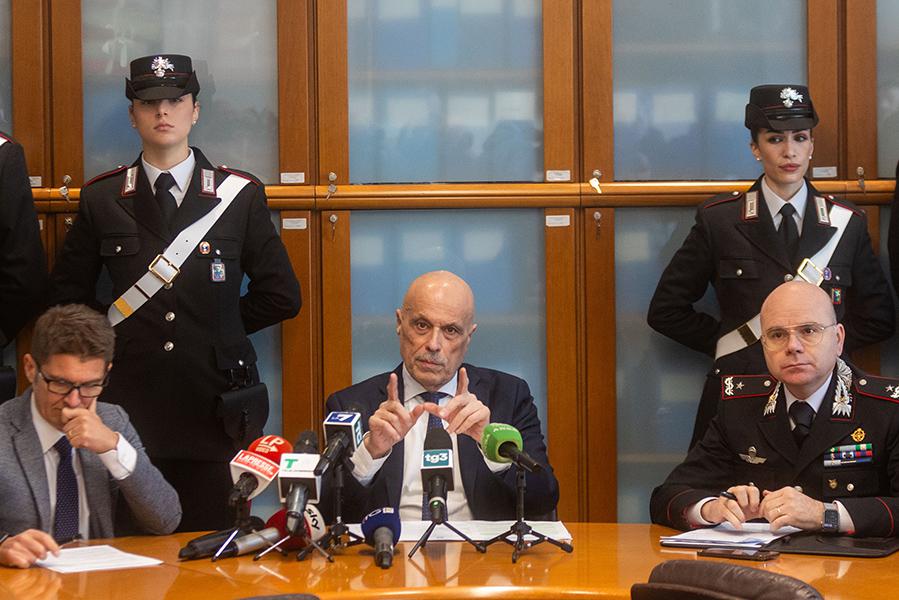 Пресс-конференция в итальянской прокуратуре после задержания фигурантов побега Артема Усса, прокурор Милана Марчелло Виола (в центре)