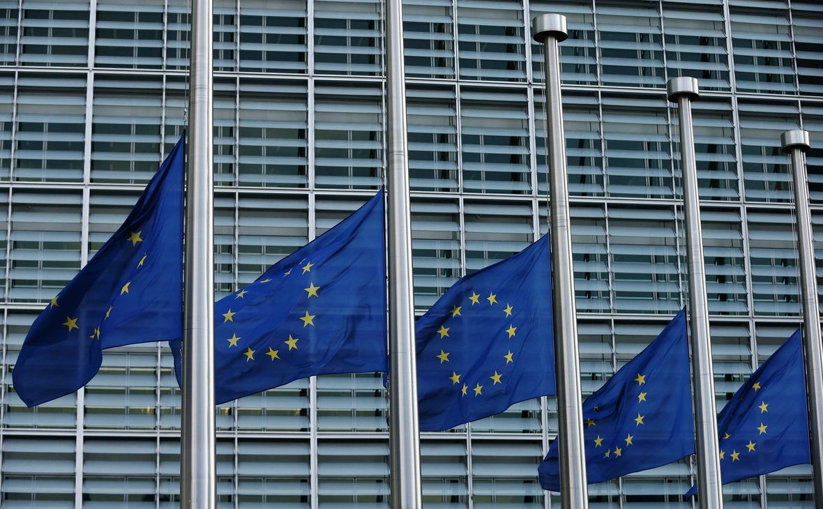 Carl Court / Getty Images