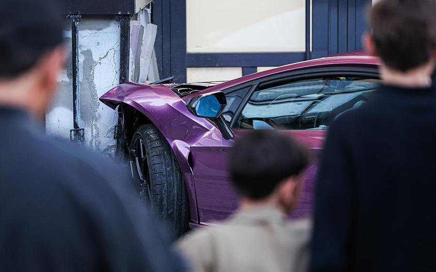 Lamborghini всмятку: как выглядит место ДТП в Екатеринбурге. Фото