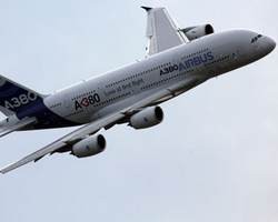 В России впервые приземлился коммерческий борт "двухэтажного" Airbus A380 