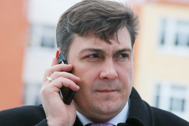 Виталий Бирюков - КисловодскЛетчик по образованию, в разное время возглавлял сельскохозяйственные фирмы. Был директором государственной нефтегазовой компании «Ставрополье». В 2004 г. стал депутатом Ставропольской городской думы. В марте 2006 г. баллотировался на пост мэра Кисловодска как самовыдвиженец. Одержал победу с результатов в 27,5% голосов при явке в 52,9%. В апреле 2008 г. в отношении Бирюкова было возбуждено уголовное дело: его обвинили в превышении должностных полномочий. По версии следствия, он незаконно распоряжался землей и недвижимостью в городе. В феврале 2009 г. он подал в отставку, а через пять месяцев суд приговорил его к 3,5 годам условно.