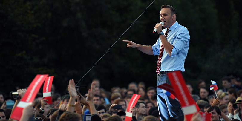 Суд удовлетворил иск к Навальному от фонда сокурсников Медведева