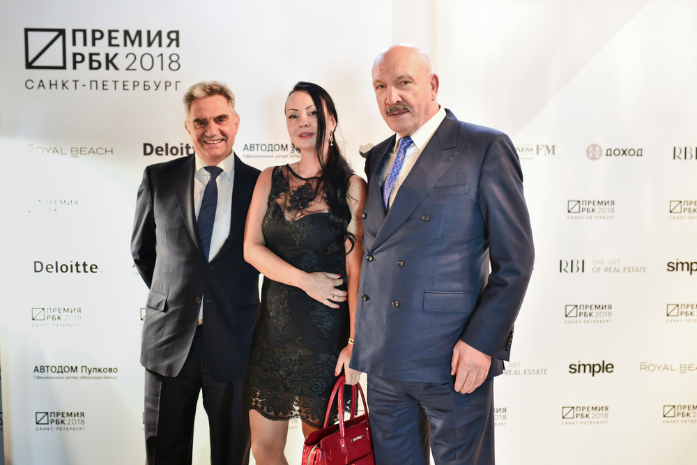 Фото: Владимир Гурьев (справа) с коллегами ("ВИМОС")