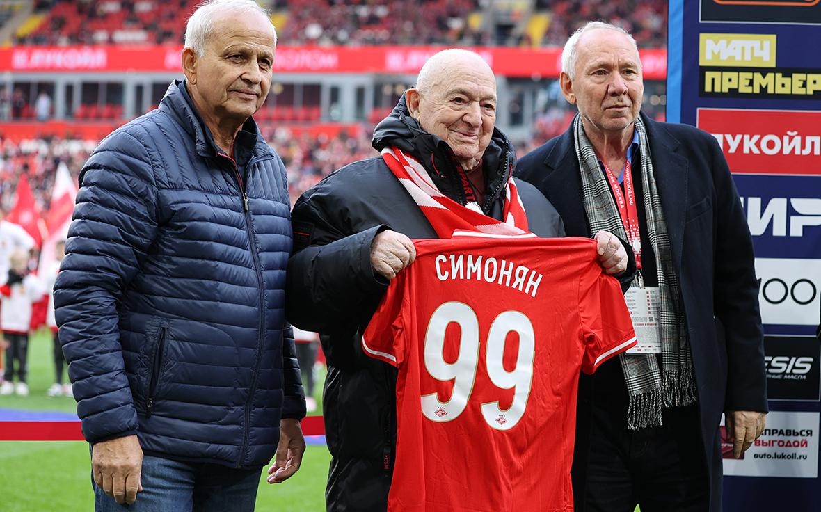 Как Никита Симонян стал легендой мирового футбола. Фотогалерея