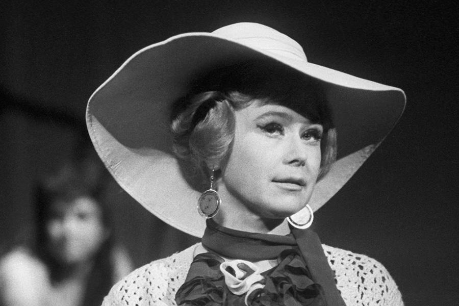 Светлана Немоляева в сцене из спектакля &laquo;Трамвай &laquo;Желание&raquo; Московского театра имени Маяковского, 1 декабря 1971 года