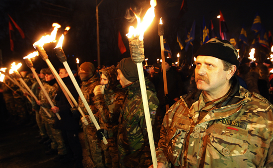 Участники марша в честь 106-й годовщины со дня рождения Степана Бандеры. Киев 2 января 2015 года