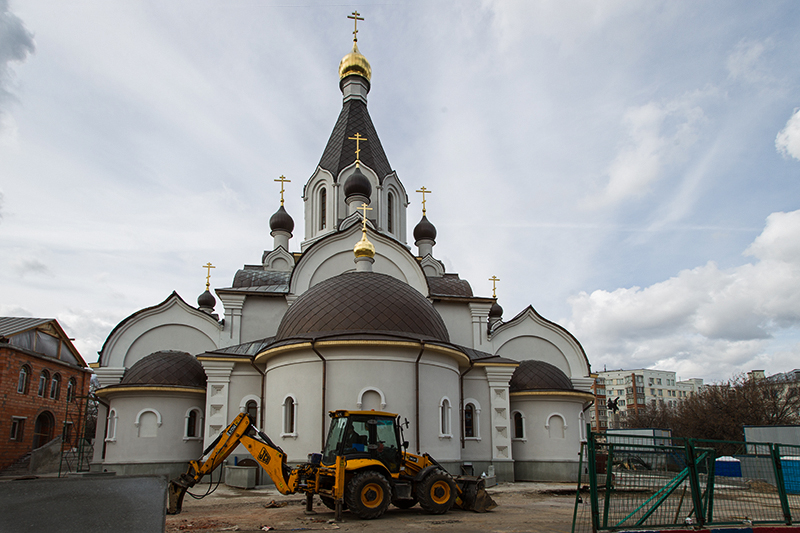 Владимир Ресин осмотрел три строящихся храма в ЗАО
