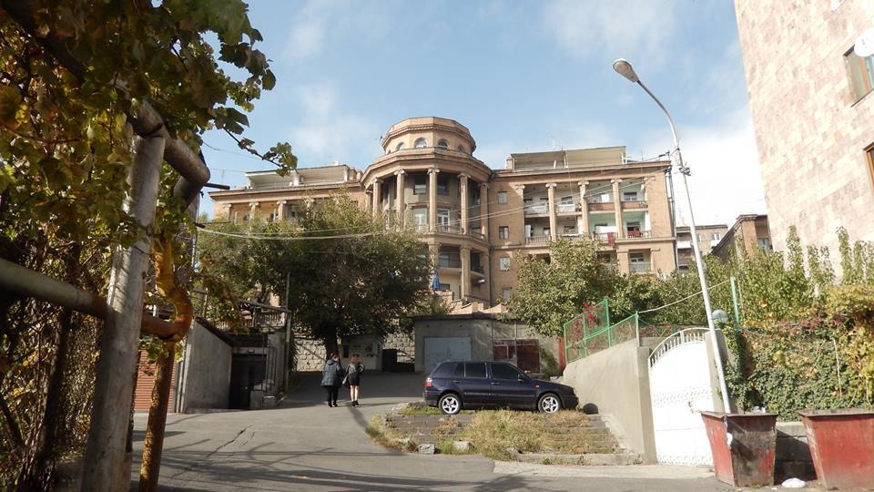 Вид с улицы Сарьяна на здание Союза композиторов
