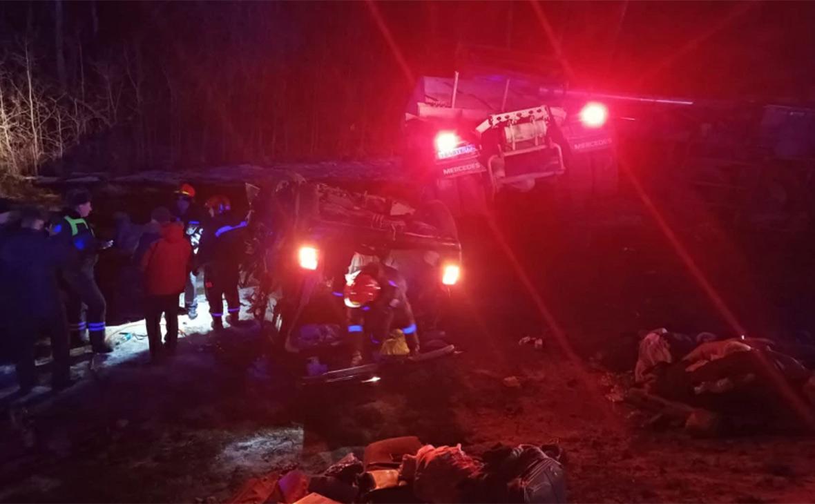 Под Тулой 9 человек погибли при столкновении КАМАЗа и микроавтобуса