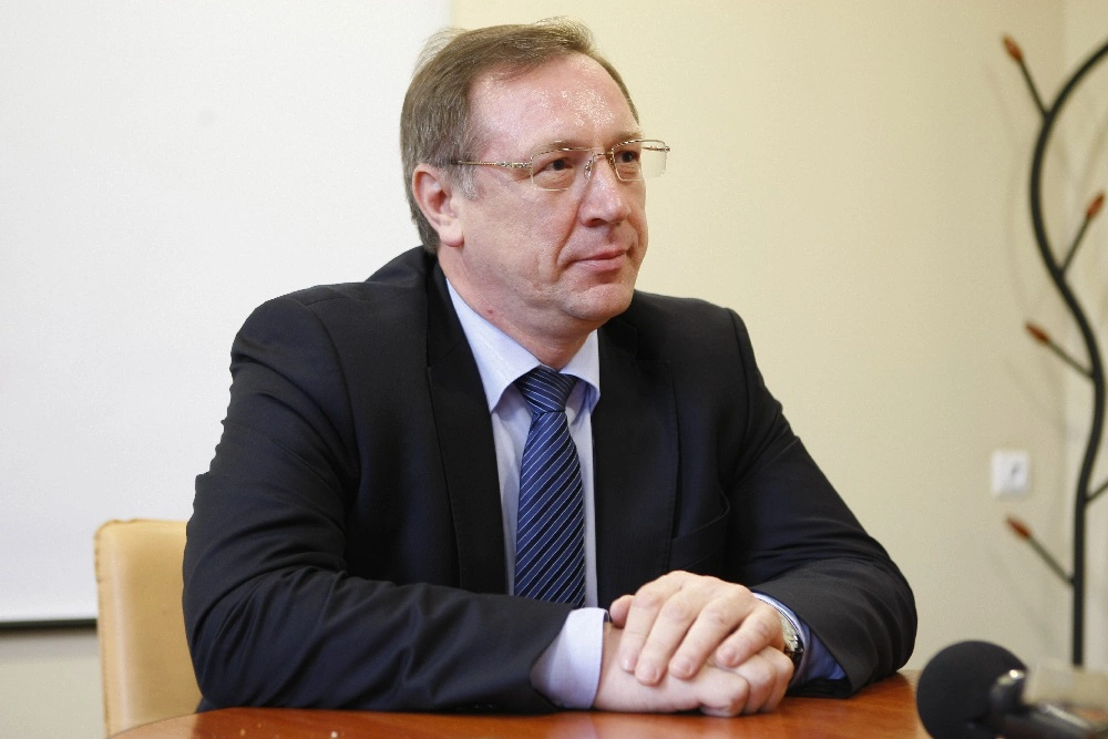 Виктор Гусейнов