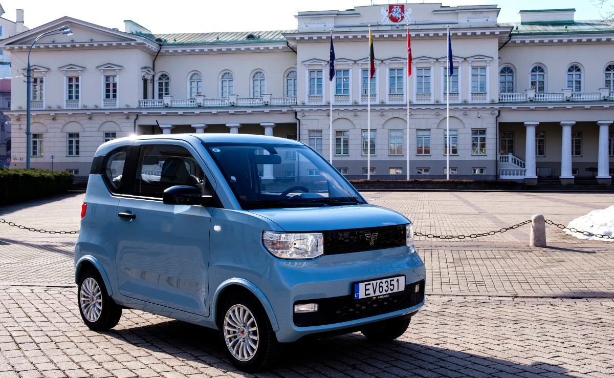 В Европе выпустили дешевый электрокар с названием первой машины из России