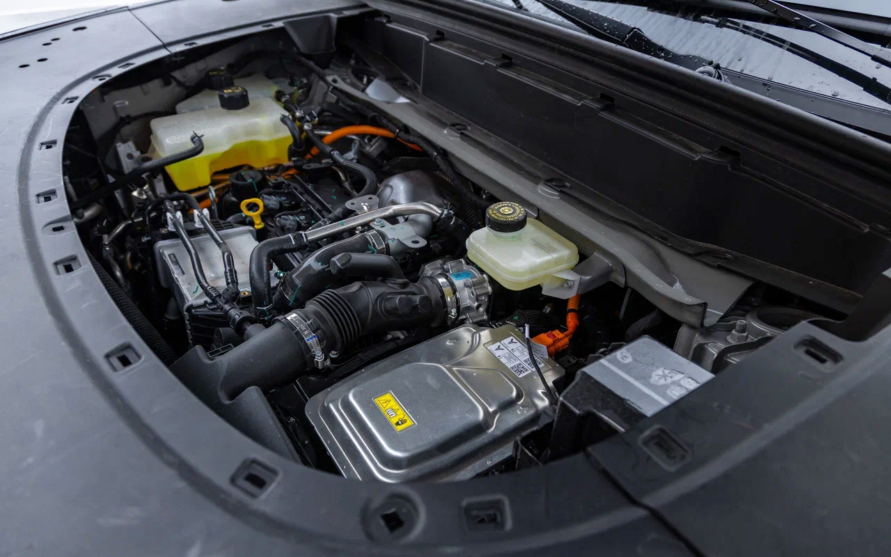 &laquo;Сердце&raquo; Voyah Taishan&nbsp;&mdash; гибридная установка суммарной мощностью&nbsp;517 л.с. Электромоторы на передней и задней осях обрушивают на колеса впечатляющие 705&nbsp;Н&middot;м крутящего момента