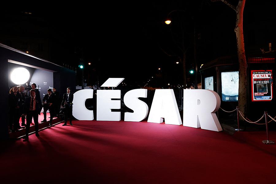 Триумф Керри и выкрики в адрес Бардо: как прошла кинопремия «Сезар»