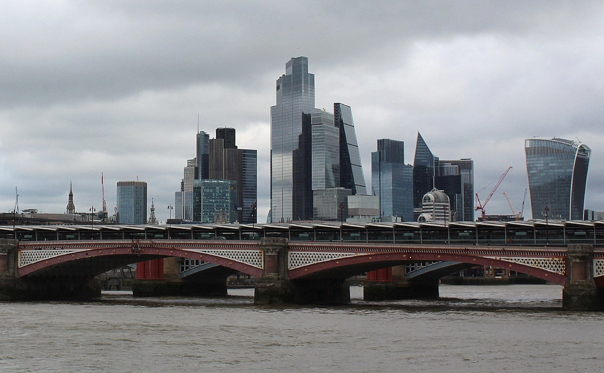 DJSully / Shutterstock