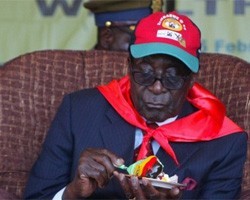 Президент Зимбабве Р.Мугабе, правящий более 30 лет, находится при смерти