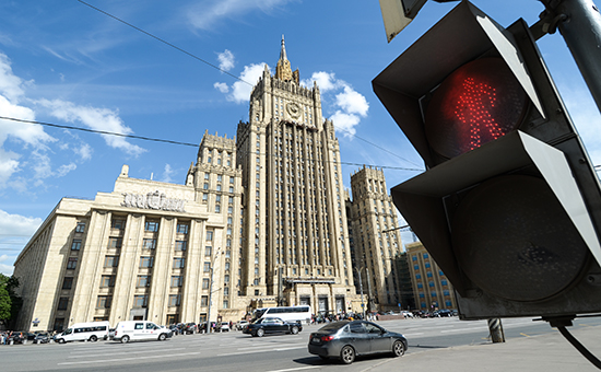 Вид на здание Министерства иностранных дел РФ (МИД) на Смоленской площади