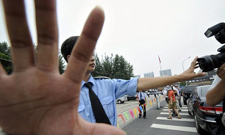 Китайский водитель раздавил толпу школьников после ссоры с полицией