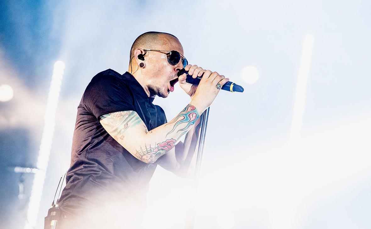 Linkin Park анонсировала еще один трек с голосом умершего Беннингтона — РБК