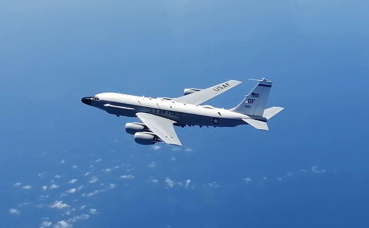 Разведывательный самолет RC-135