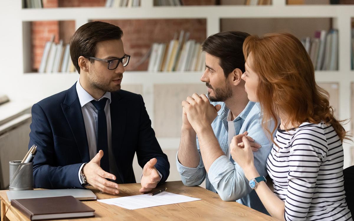 Кредитный брокер &mdash; это независимый посредник между заемщиком и финансовыми организациями