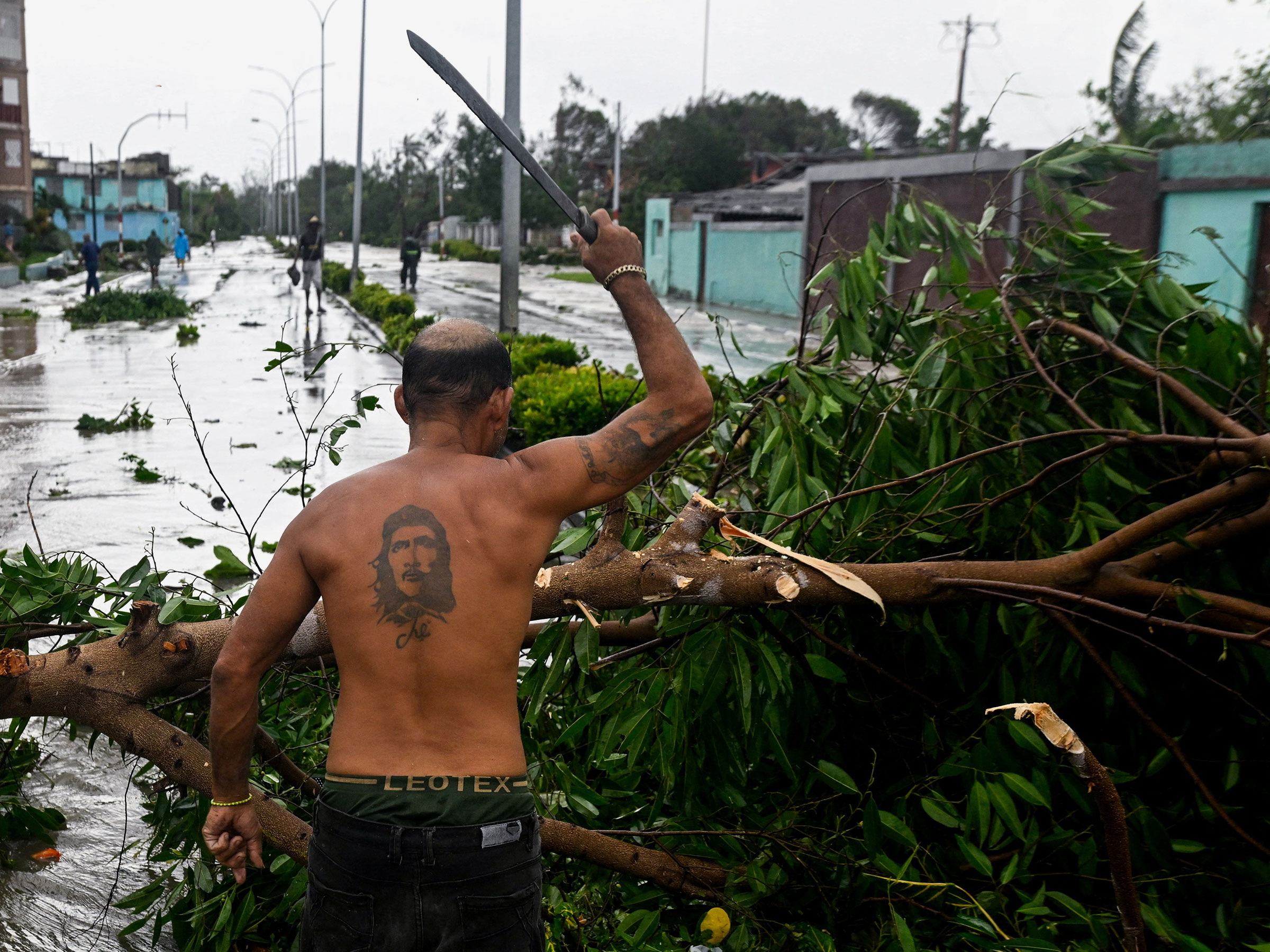 Куба пока стала последней страной, на которую обрушился ураган. Шторм, опустившийся с пятой до третьей категории, затронул в основном восточную часть государства, включая второй по величине город Кубы&nbsp;&mdash; Сантьяго (на фото).
