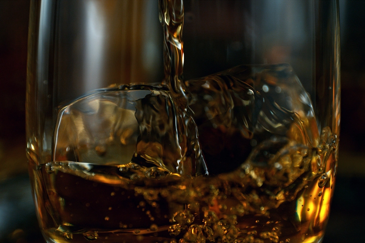 ИИ нарисовал 50 тыс. разных этикеток для Johnnie Walker