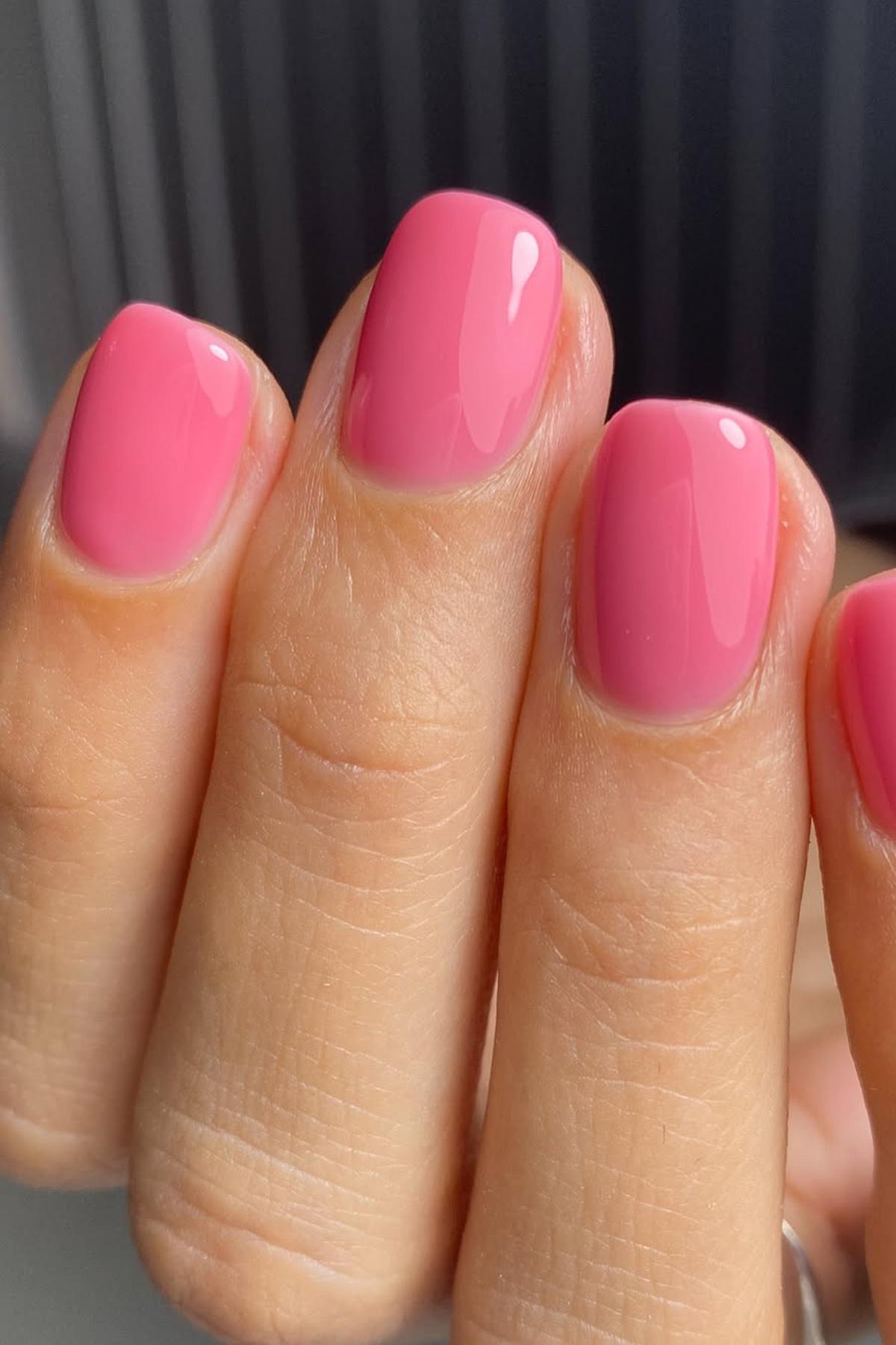 Нежный розовый маникюр &mdash; универсальный вариант для любого случая