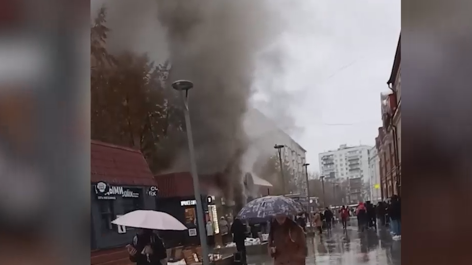 В Москве загорелся магазин вейпов
