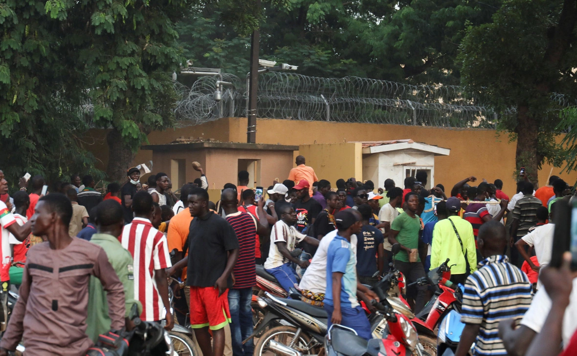 Vincent Bado / Reuters