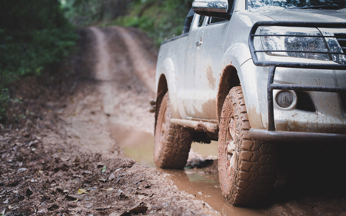 В режиме постоянной езды в натяг двигатель на дизтопливе может обеспечить запас хода, превышающий бензиновый едва&nbsp;ли не двукратно