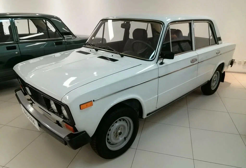 Лидером по количеству выпущенных автомобилей на сегодняшний день является ВАЗ-2106, так называемая &laquo;шестерка&raquo;. За тридцать лет производства&nbsp;&mdash; с 1976 по 2006 год&nbsp;&mdash; было выпущено почти 4,5 миллиона&nbsp;экземпляров. Она считалась люксовой моделью завода, пока в 1982-м не появился ВАЗ-2107