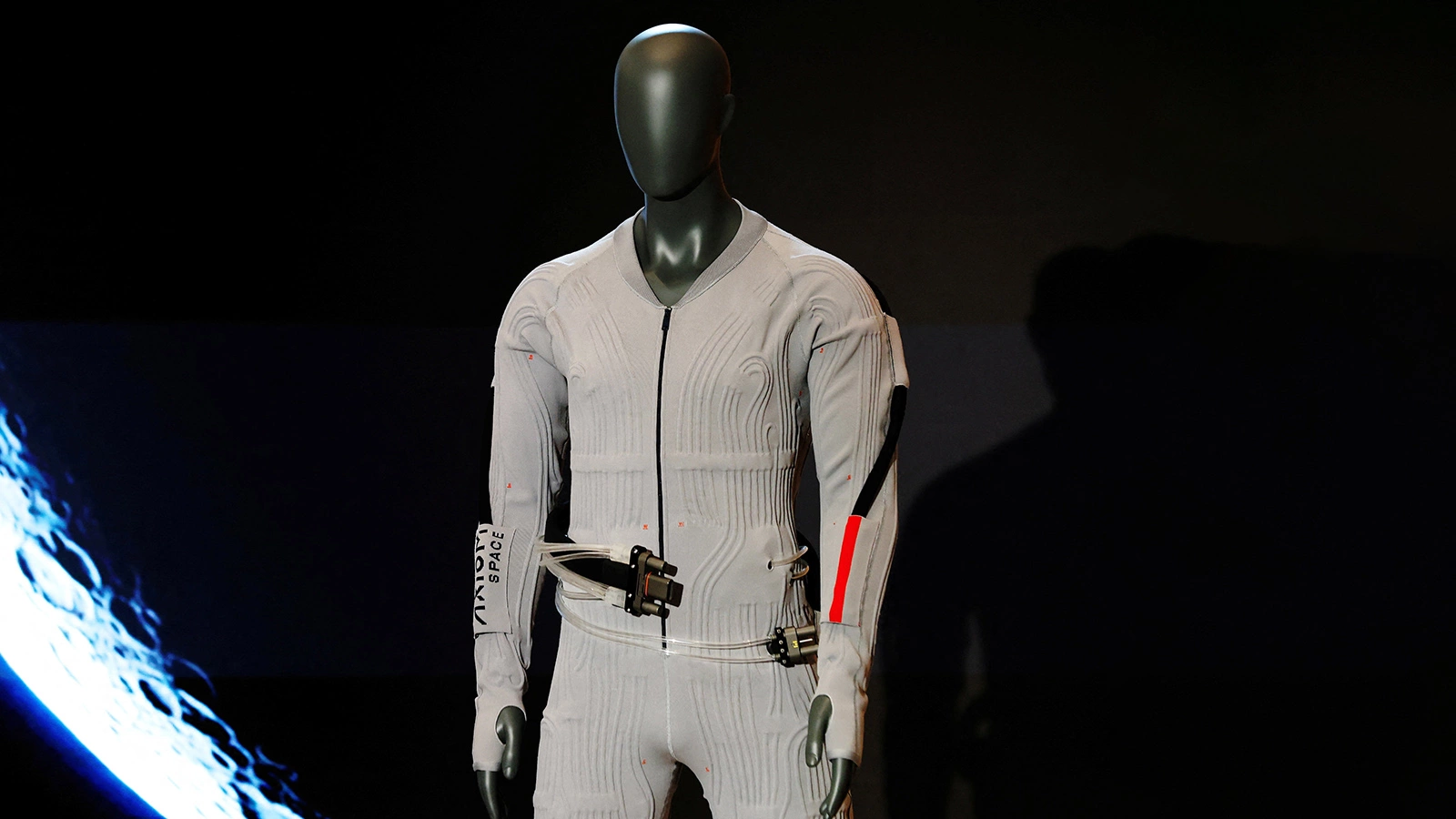 Охлаждающее и вентилируемое белье, разработанное Prada и Axiom Space