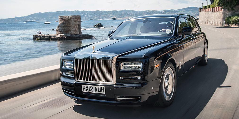 Rolls-Royce Phantom
Еще один роскошный автомобиль, на котором певец появляется на самых статусных мероприятиях. Стоимость машины &ndash; около 25 млн рублей.