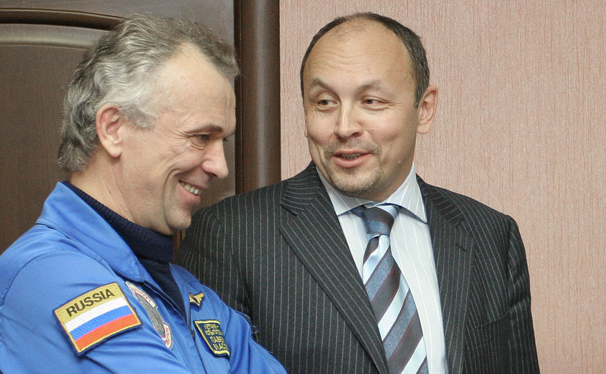 Павел Власов (слева)




