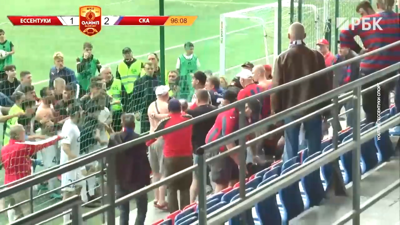 Фанаты клуба Басты подрались с футболистами после матча ФНЛ