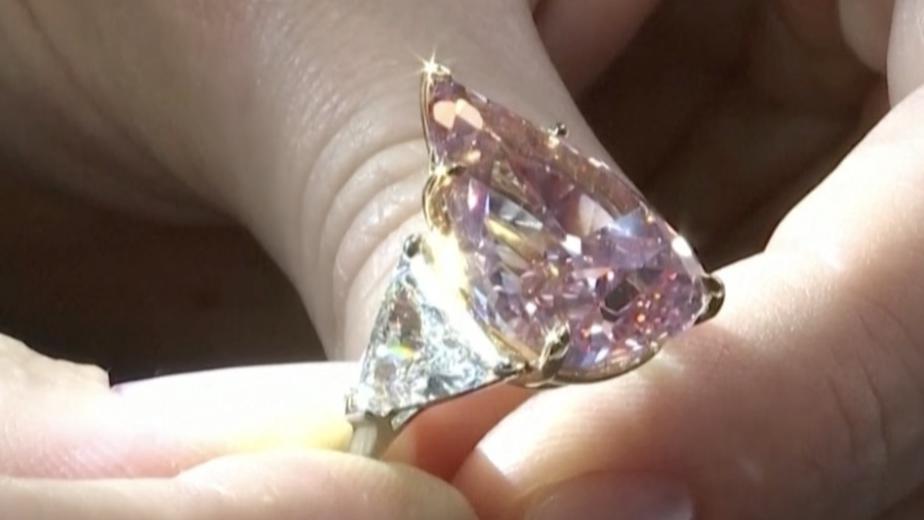 «Удача» за $35 млн: на аукцион выставили розовый бриллиант