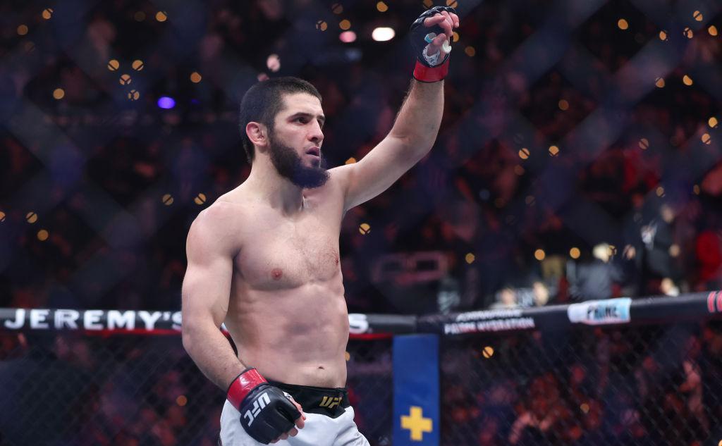 Менеджер Махачева заявил о планах на чемпионский бой в UFC в ноябре