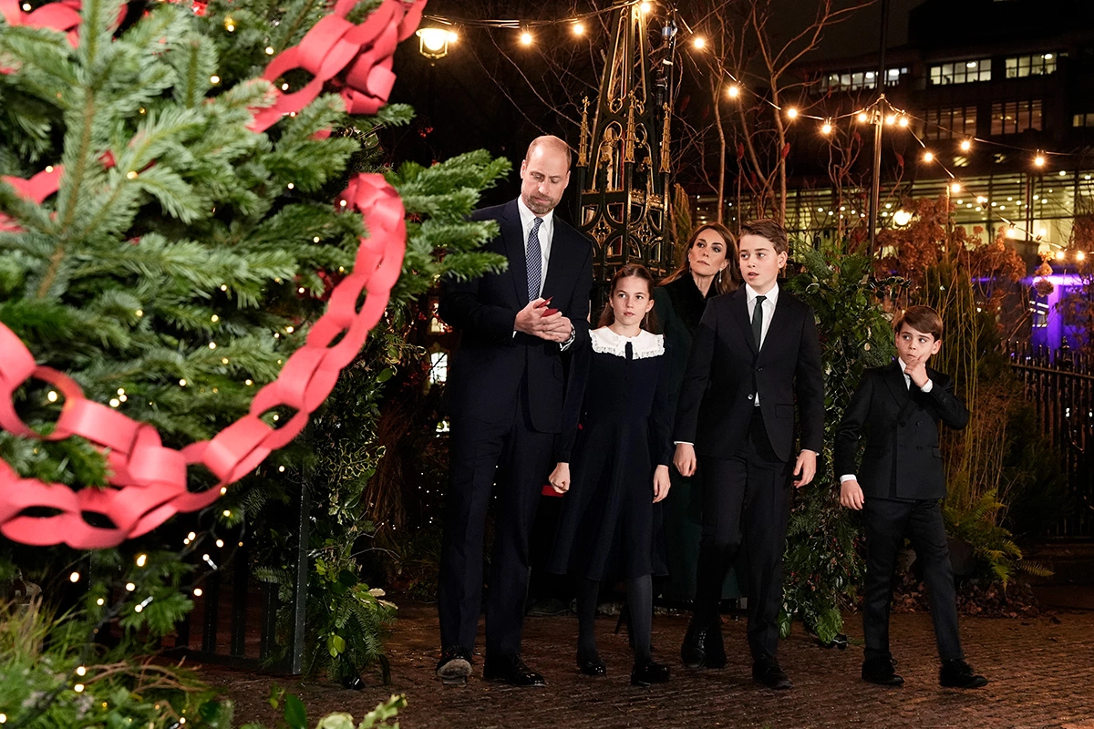 Принц Уильям, принц Уэльский, Кэтрин, принцесса Уэльская с детьми принцем Джорджем, принцессой Шарлоттой и принцем Луи