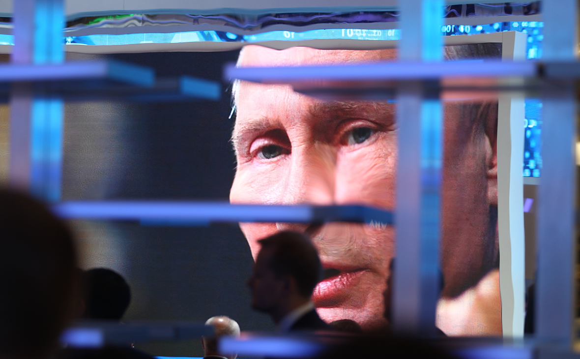 Изображение Владимира Путина на экране